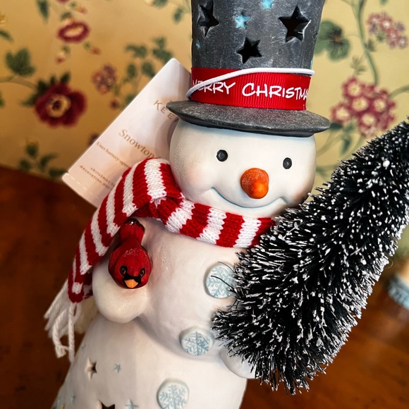 Hallmark 2012 Snowtop Lodge Ceramic Tabletop Snowman Candle House - Picture 8 of 12